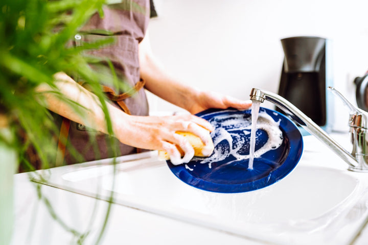 How to Use Dishwashing Liquids More Effectively on Resistant Food Stains